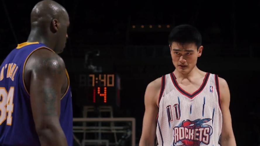 姚明 nba生涯_姚明防守邓肯_姚明对决大鲨鱼