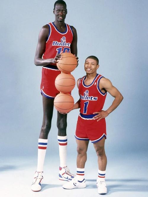 矮个子篮球明星_NBA历史上最矮球员_cba历史最矮的球员