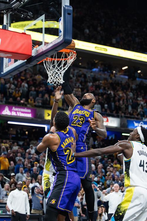 科比乔丹张伯伦得分王特点_NBA得分王历史_nba得分最多球队