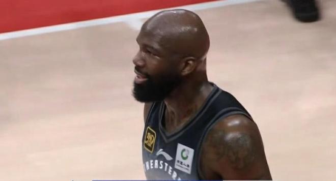 吉林终结北京开季6连胜 琼斯33+8+9陈盈骏伤退
