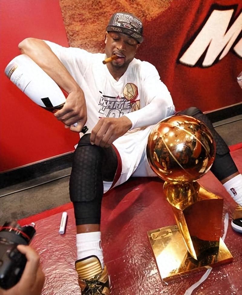 盘点NBA5大小球员拥有大外号的代表，小韦德维特斯上榜
