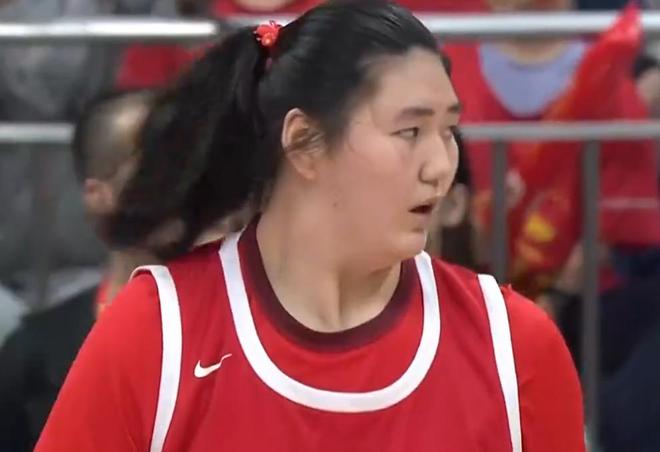 热身赛4连胜！中国女篮32分大胜日本 张子宇9分钟16分